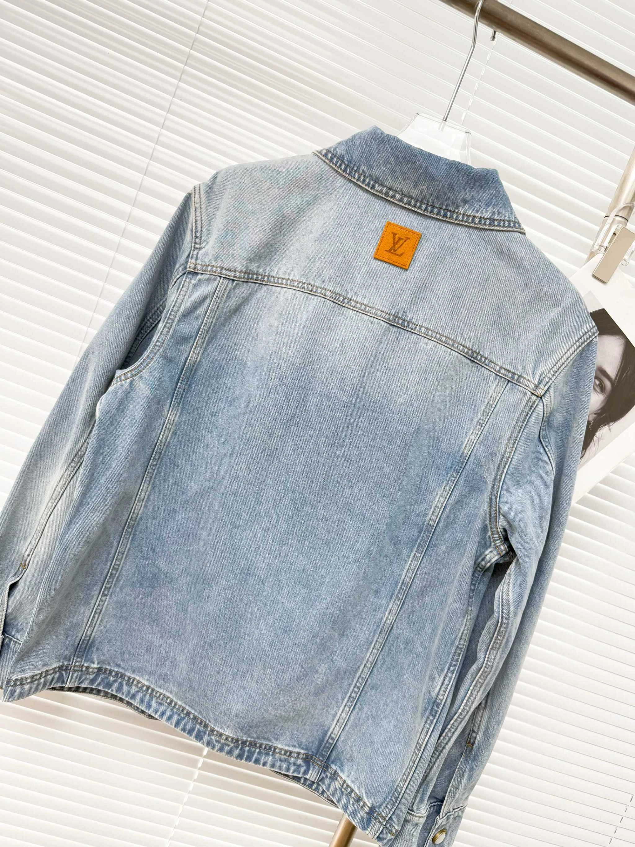 wg.luxury- 8V item:E-F409D0605